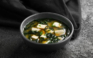 Die Vor- und Nachteile von Miso-Suppe: Zusammensetzung, Kaloriengehalt