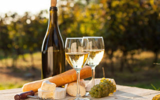 Warum Weißwein nützlich ist und wie man ihn zu Hause macht
